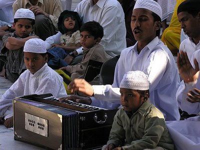 UploadImage/40163urs-qawwali-at-ajmer-dargah.jpg